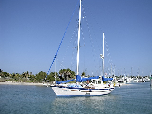 12 pax day sail in Miami