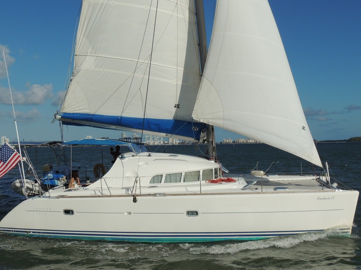 sailing catamaran charter miami